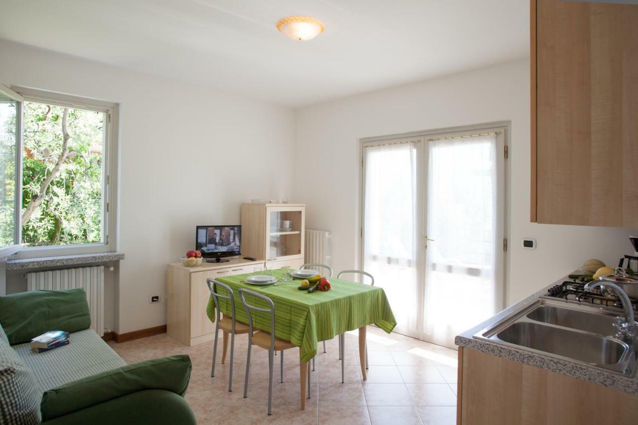 Residence Villa Aranci Limone sul Garda Kültér fotó